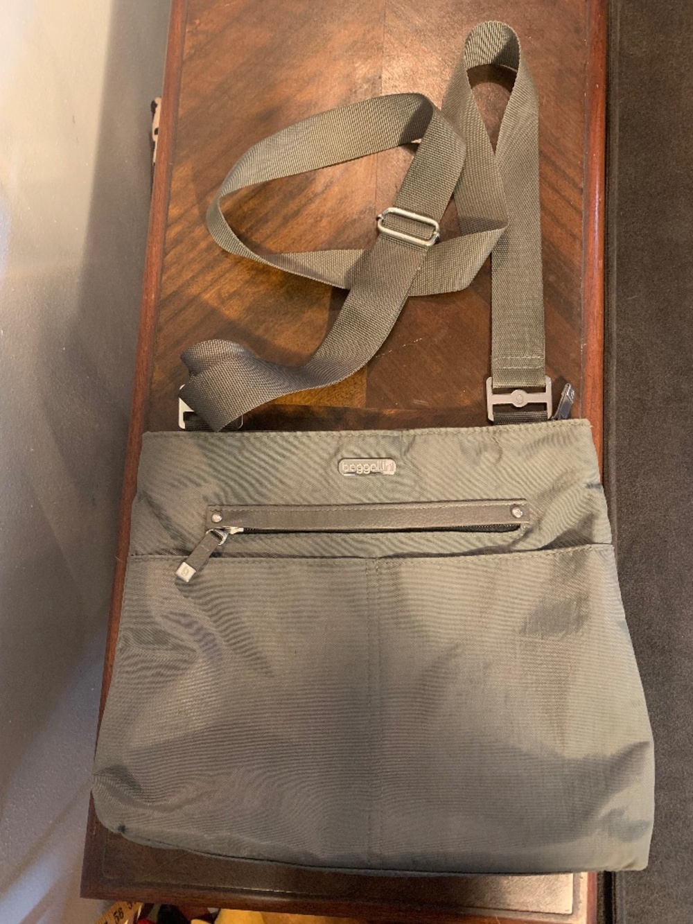 Baggalini Crossbody Bag in Gray